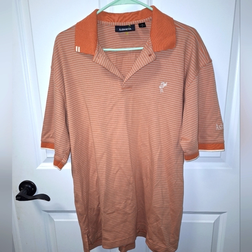 An Ashworth men's short sleeve Polo shirt In a large. Pre-loved in great shape